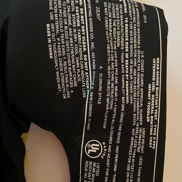 CONNELLY youth life Jacket - Excellent Condition - Picture 4 of 4